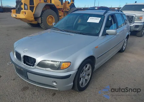 2003 BMW 325Xit z USA, uszkodzony, nr VIN WBAEP33423PF02649